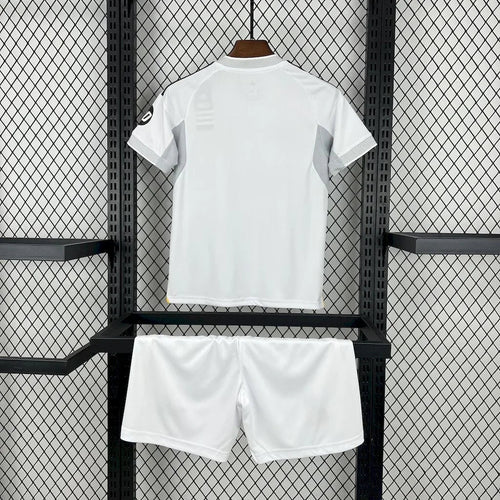 Kit Enfant Real Madrid 2025-26